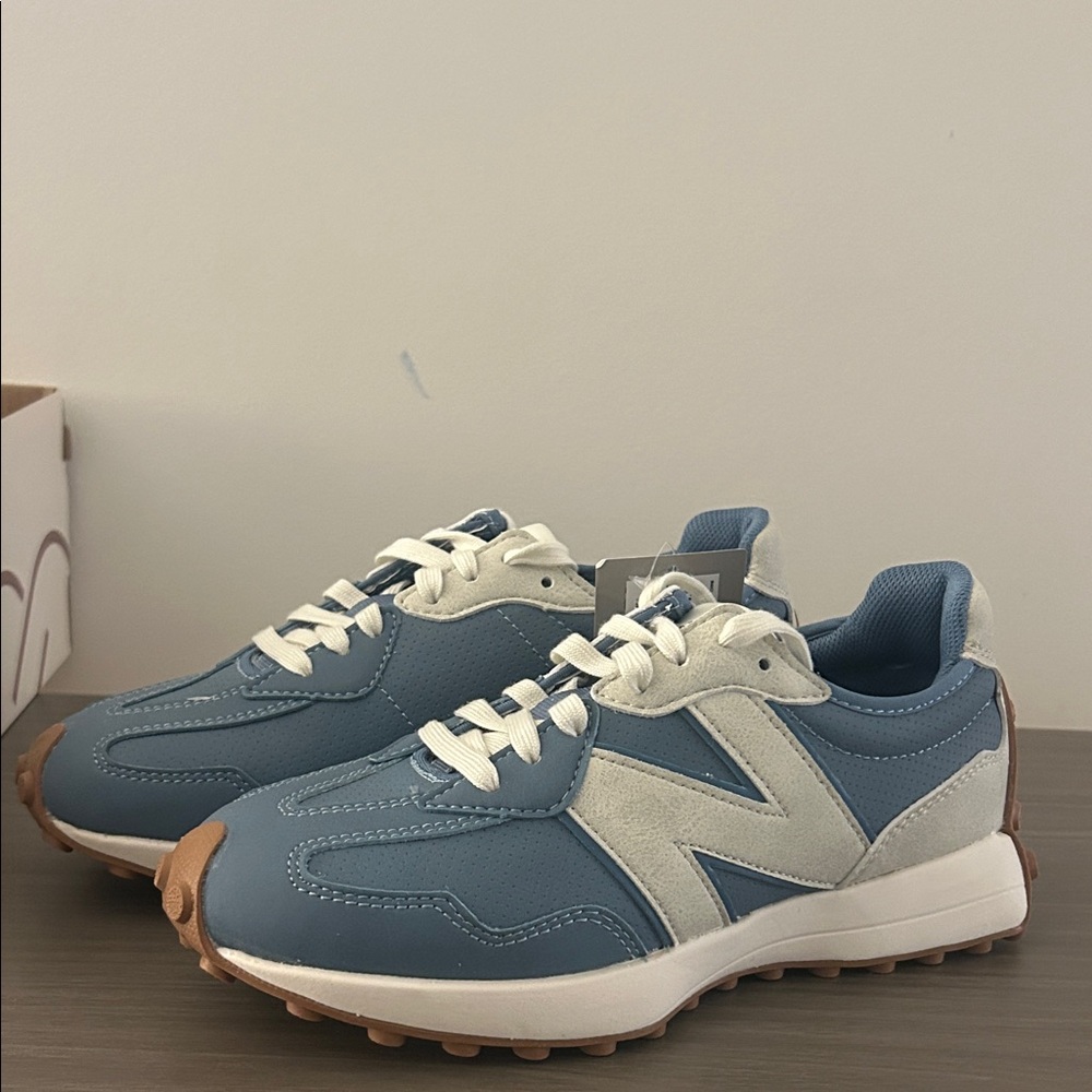New Balance Women's 327 Golf